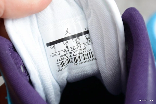 Rep EP Mid 1 554724-415 554724-415  Hornets Jordan 0417